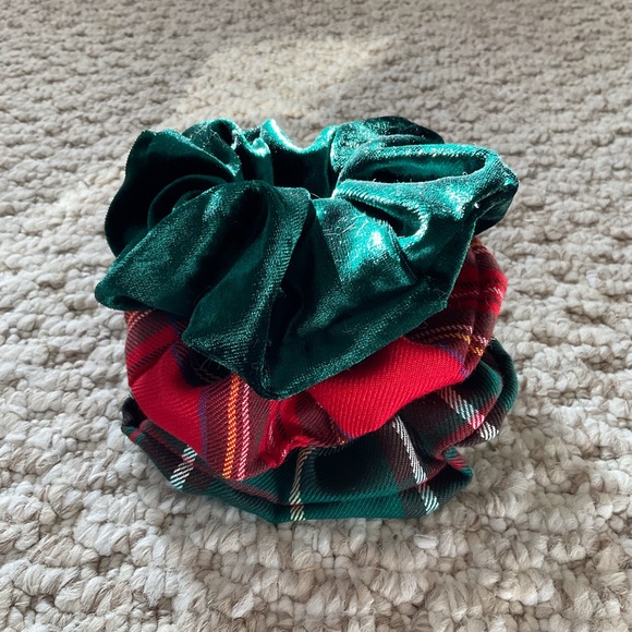 Accessories - Christmas Plaid & Velvet Scrunchie Set of 3